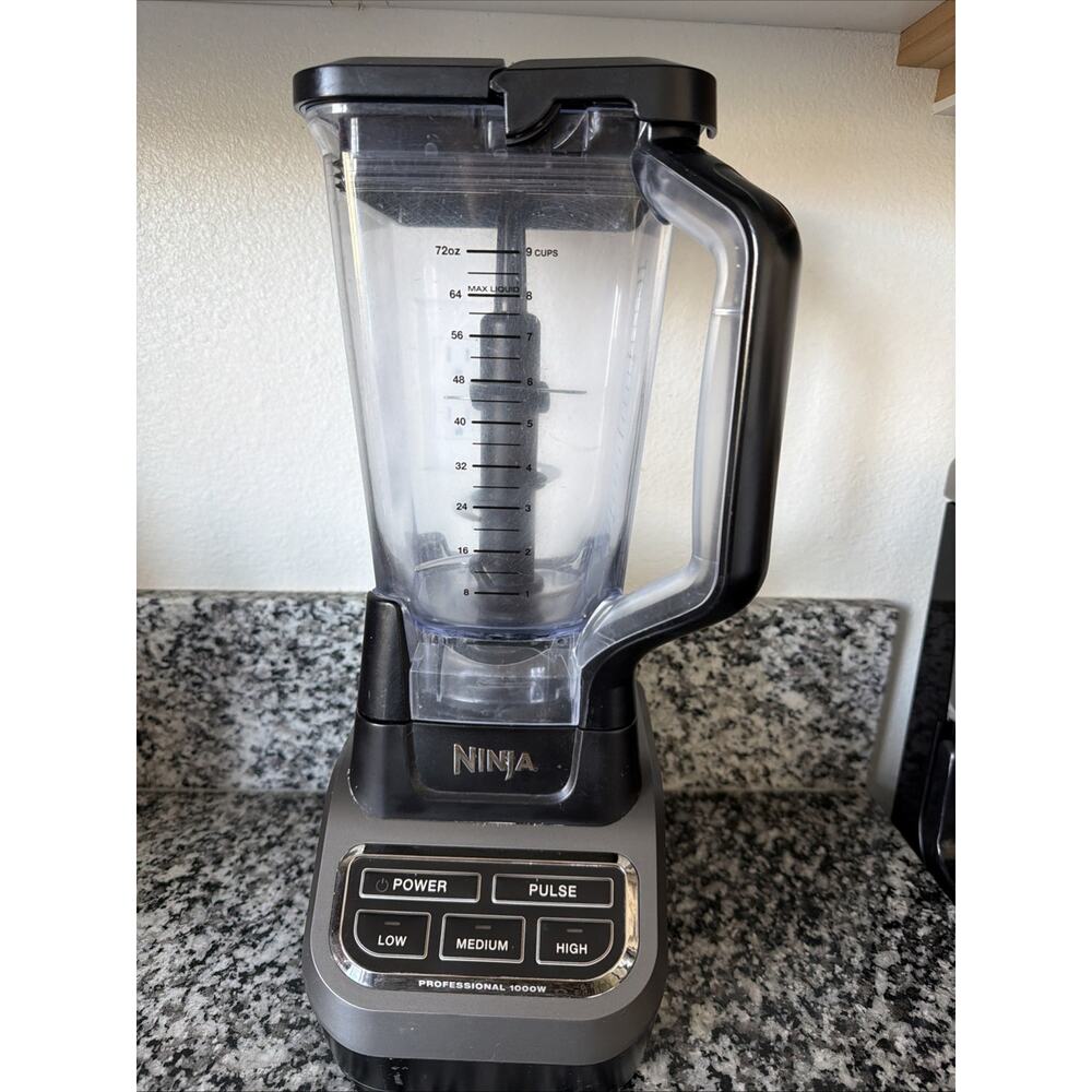 Ninja BL610 Professional 1000W Blender, 72oz, Ice , Black/Silver, Works Perfect.